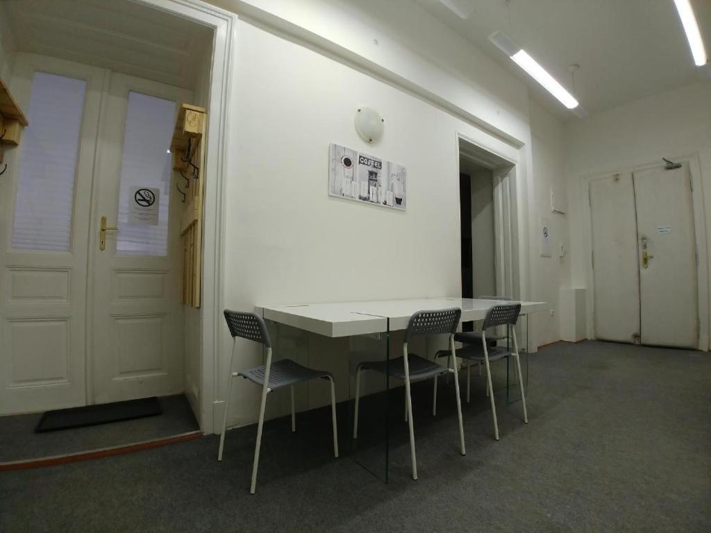 Apatrhostel Brno เบอร์โน ภายนอก รูปภาพ